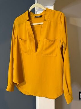 Nine West Mustard Yellow V-Neck Long Sleeve Blouse